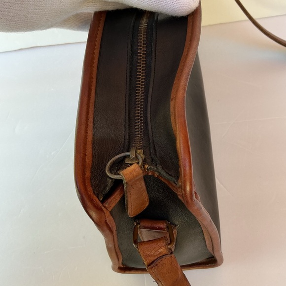 Vintage 80’s Coach Swagger Crossbody Bag Made In USA - Picture 9 of 14